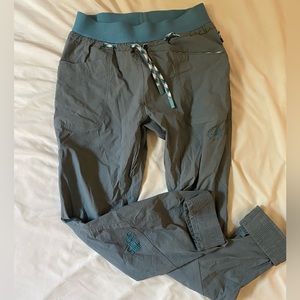 Like new La Sportiva Mantra pants
